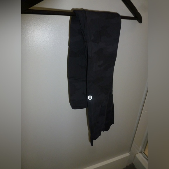 Lululemon Black Camouflage Leggings - Picture 6 of 6